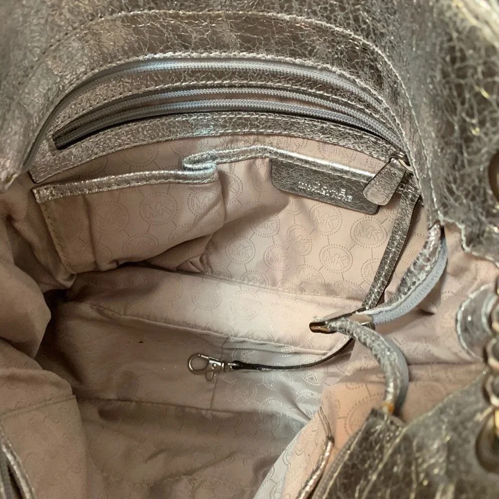 Michael kors women handbag - Picture 9 of 9